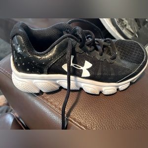 Like new youth 12 shoes